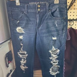 American Eagle Ripped Capris